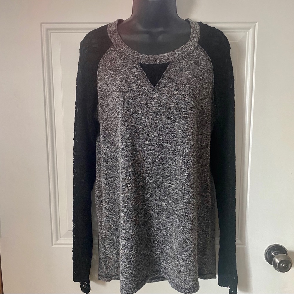 🖤Maurices Lace Detail Top